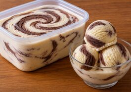 🍨 Homemade Creamy Vanilla & Chocolate Marble Ice Cream